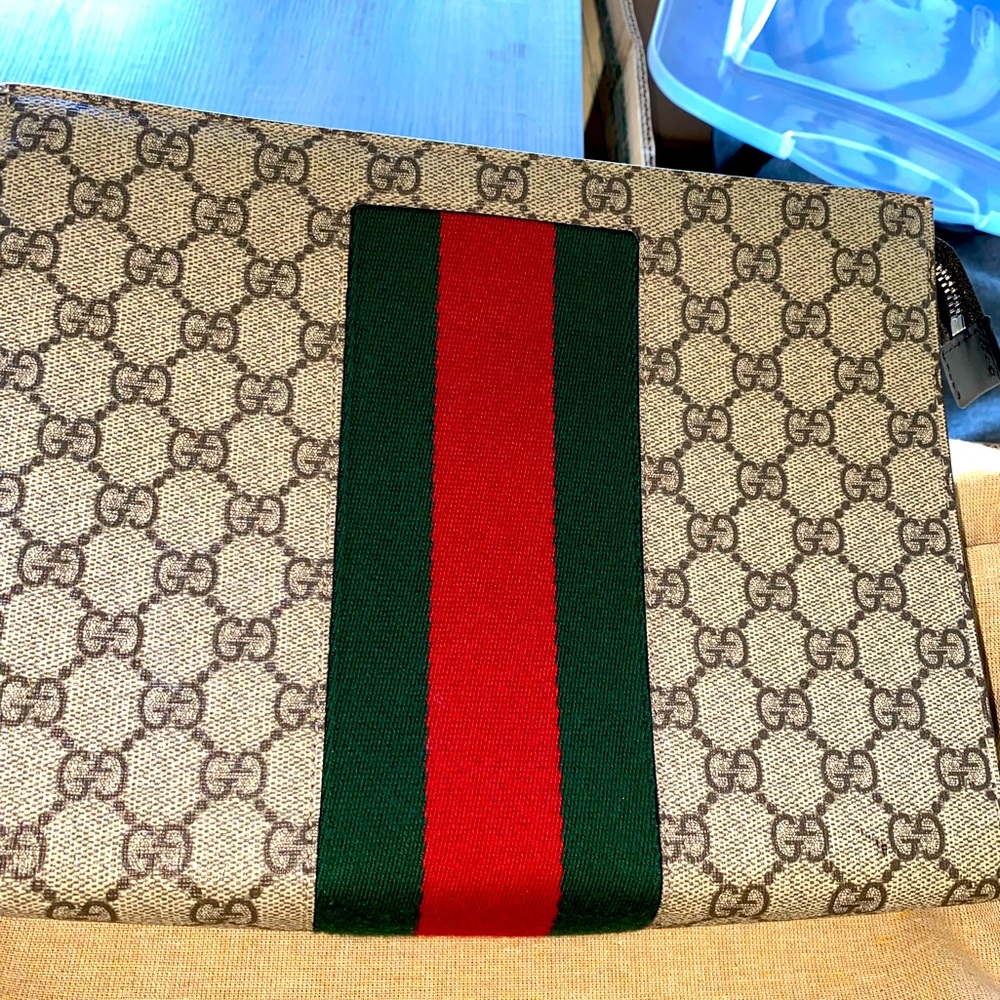 Gucci travel pouch unisex